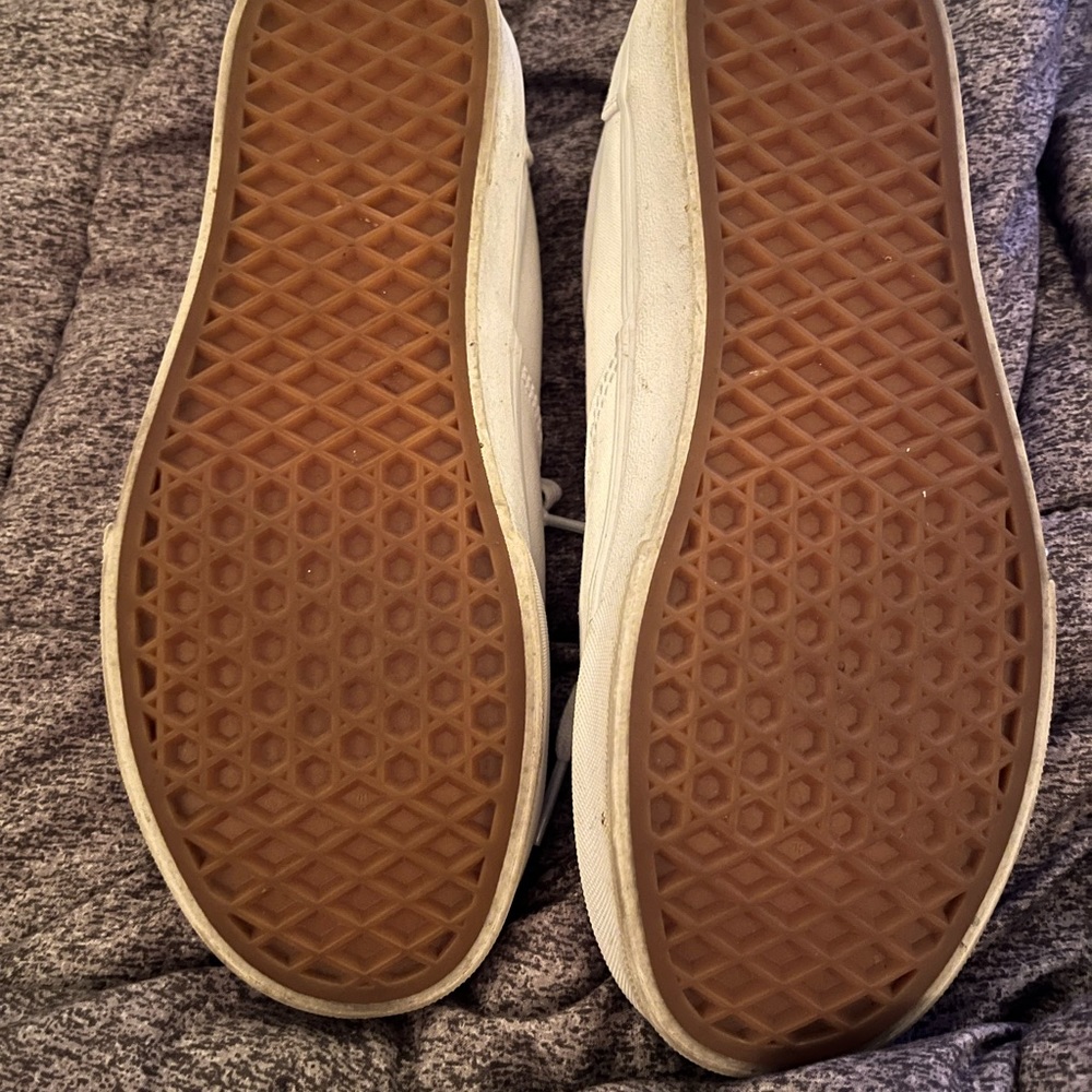 Vans - Picture 3 of 7